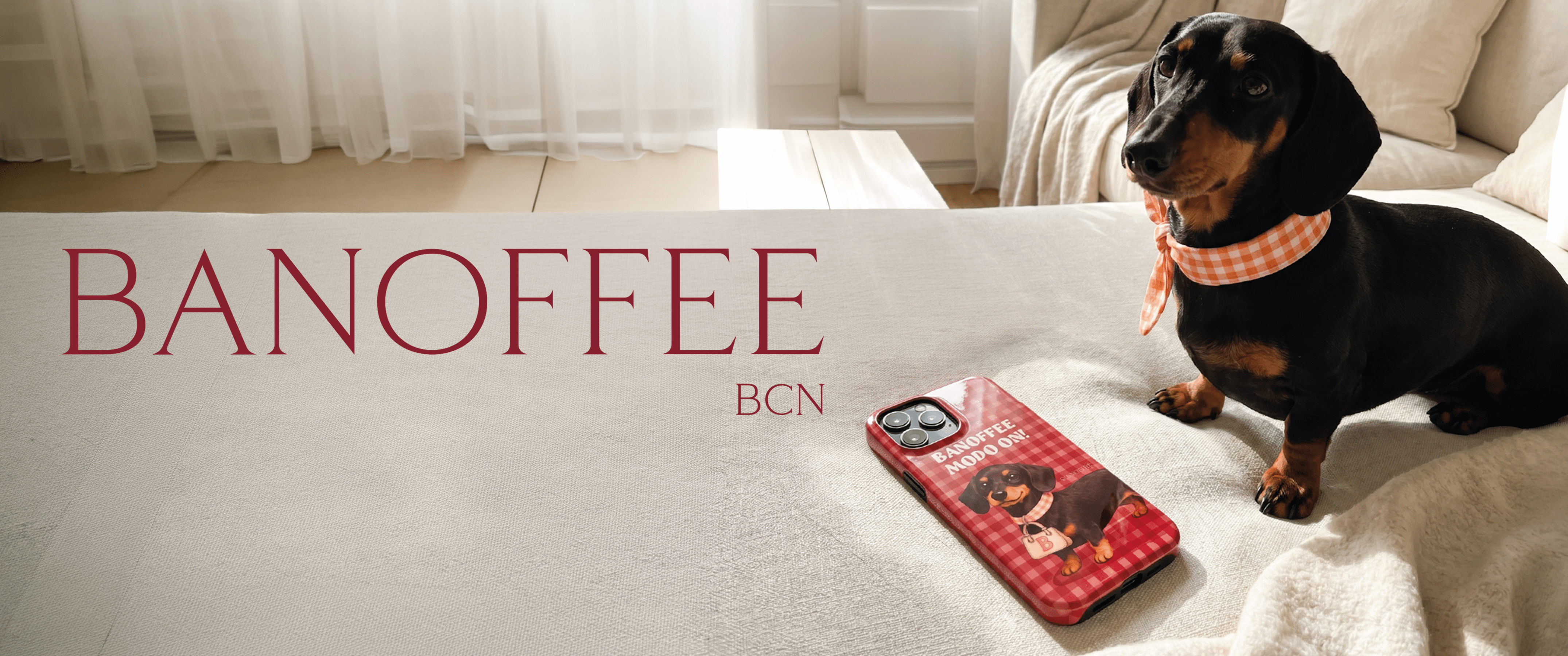 Colección oficial Banoffee x La Casa de las Carcasas – fundas y accesorios con ilustraciones de perros estilo Riviera