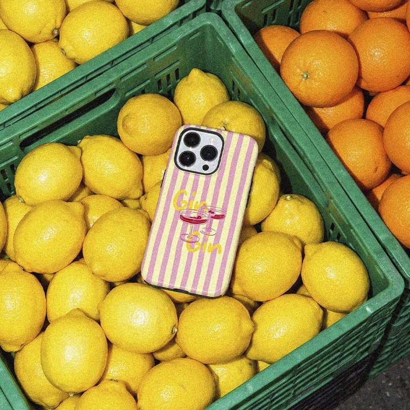 Funda Tough Gin Rosé – Ambientación colección The Sunset Club
