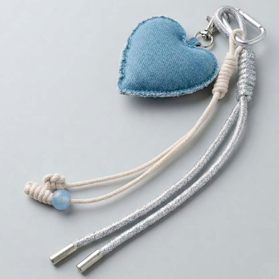 Charm colgante corazón denim para móvil - vista frontal