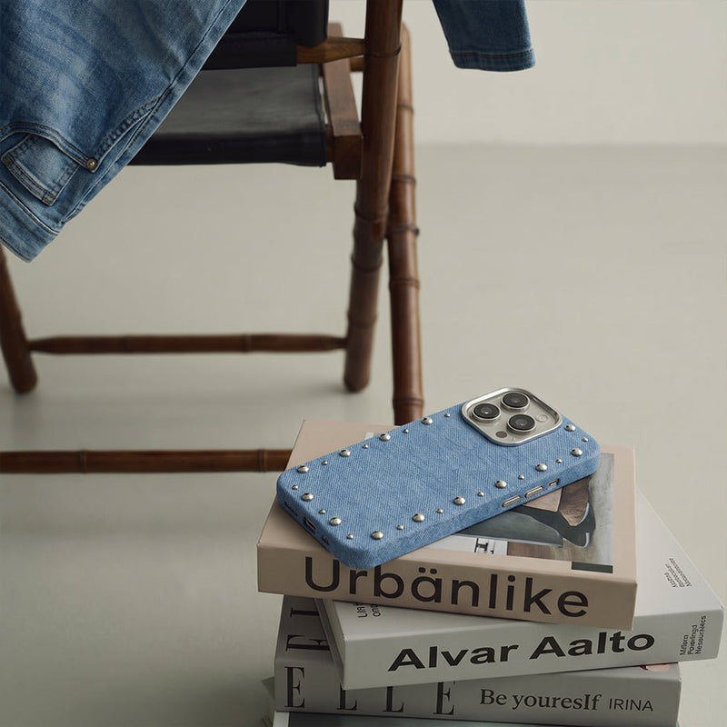 Carcasa Denim MagBattery para iPhone 14 Pro Max — vista en ángulo estilo casual

