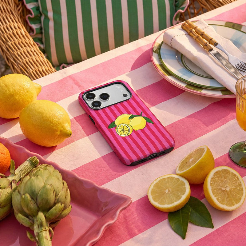 Funda Tough Pink Lemonade – Vista en ángulo diseño rosa pastel
