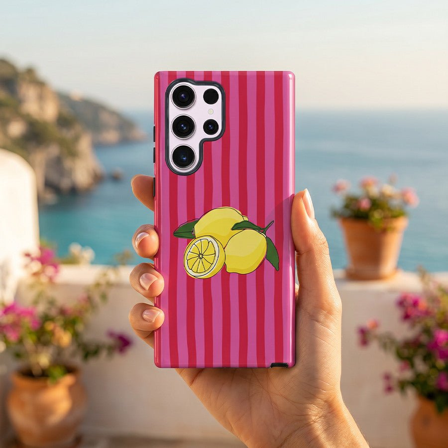 Funda Tough Pink Lemonade – Detalle del estampado rosa pastel con motivo limonada
