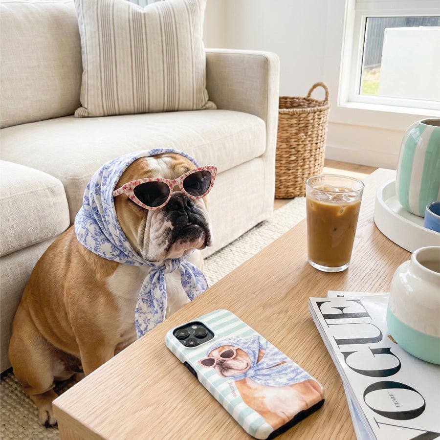 Funda Banoffee BCN Bulldog Riviera – foto de estilo de vida con acabado del diseño exclusivo

