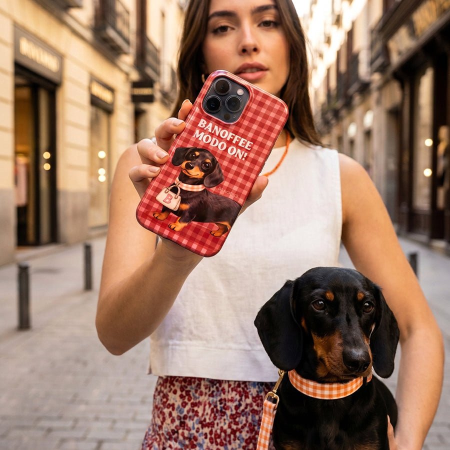 Funda Banoffee BCN Teckel Picnic – foto de estilo de vida con acabado y textura del diseño
